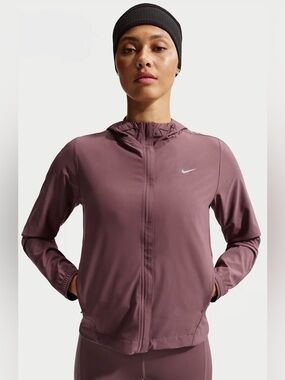 Nike Swift Women's Repel Packable Running Jacket Size Small Brand New